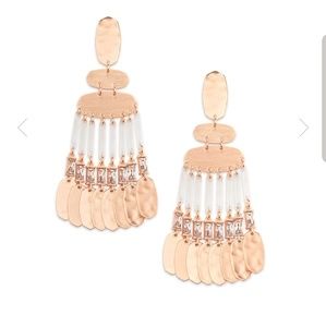 Kenda Scott Oster earrings 💗